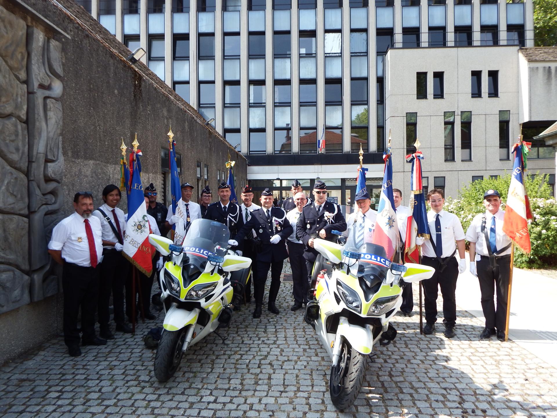 Avec les motards de la police nationale
